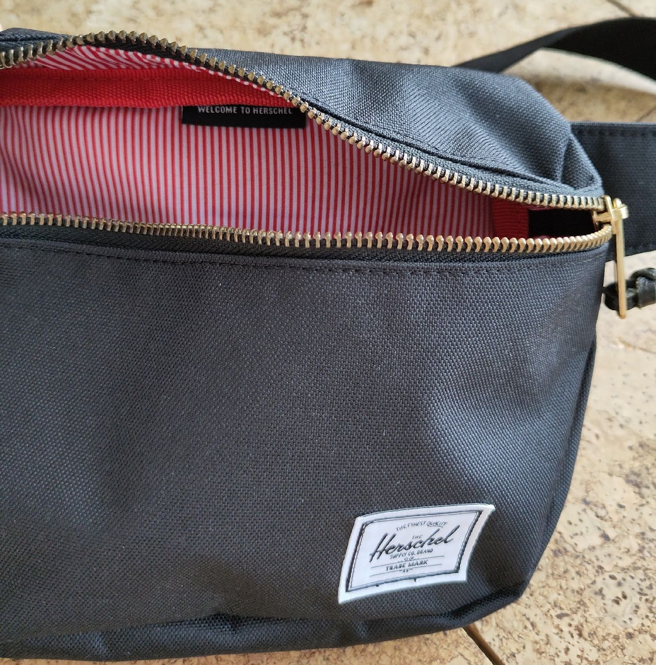 Herschel Sacs: Bauchtasche Herschel schwarz – Neuf (Voir description) à Oberuzwil par yaramelina 1