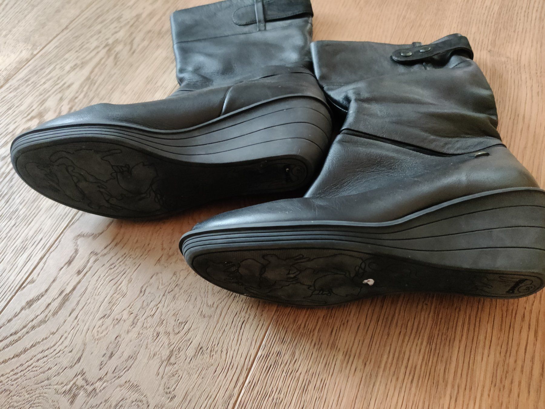 Camper Damenschuhe: Camper Frauenstiefel Gr.EU36 – Gebraucht aus Ostermundigen von Louhdezd 1