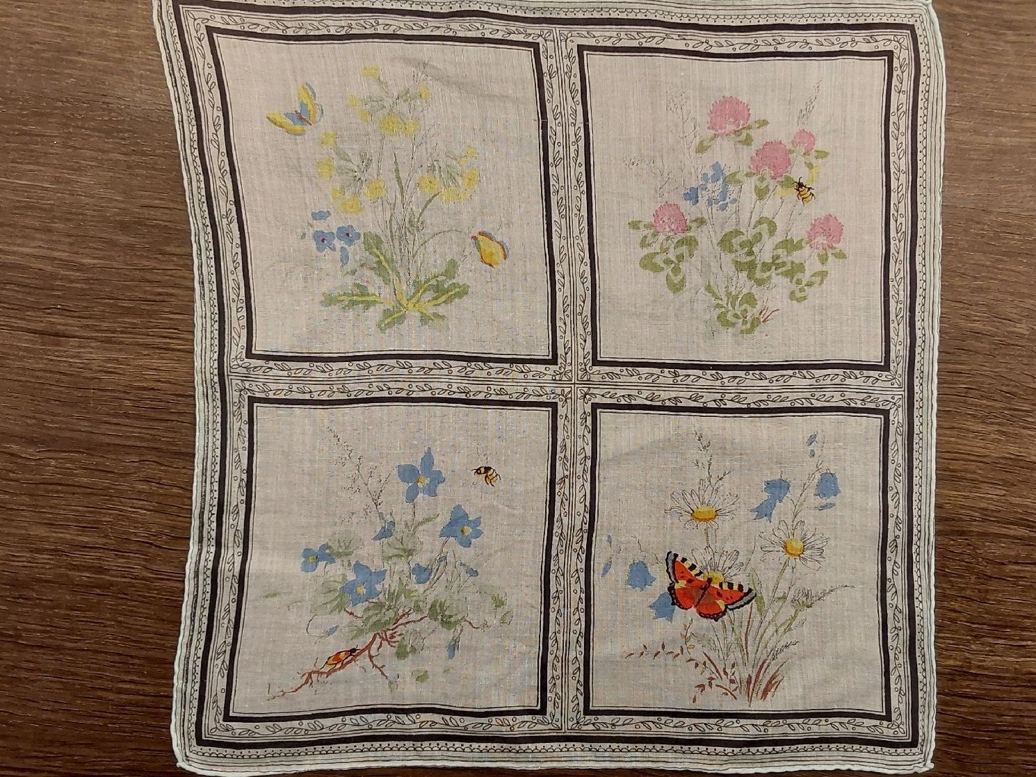 Autres vêtements & accessoires: Taschentuch Motiv Blumen – D'occasion à Köniz par scopello12