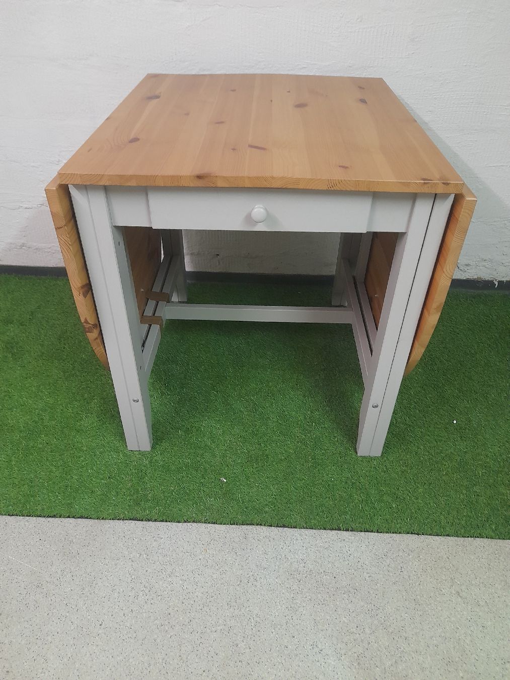 Tables: Ikea GAMLEBY Tisch ink.4xstuhl – D'occasion à Glattbrugg par B_B