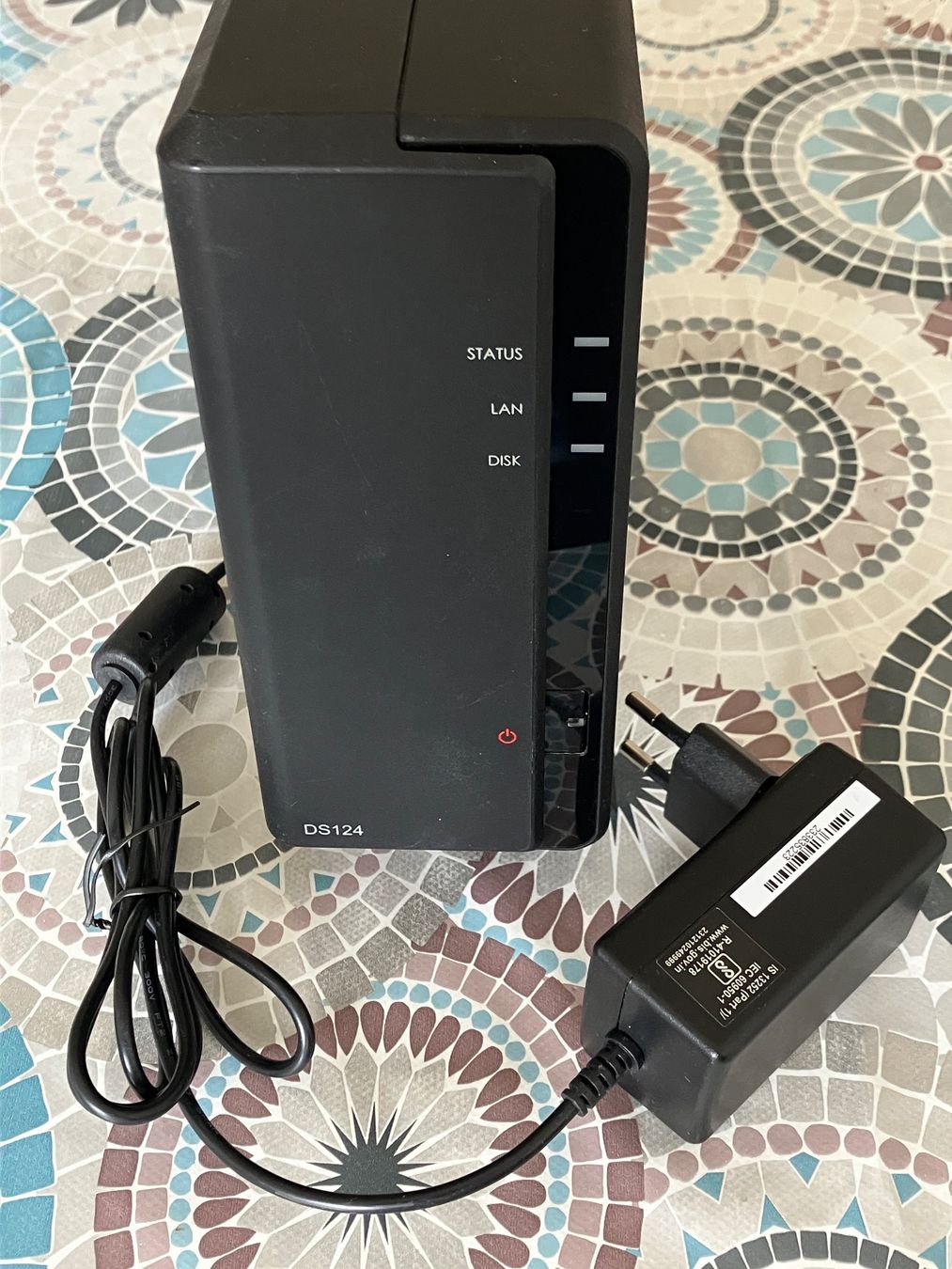 Synology Server: NAS Synology DS124 4TB – Usato da Genève venduto da Hudson5