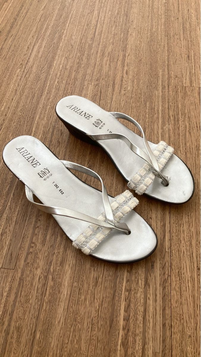 Damenschuhe: Sandalen Ariane Silber Grösse 41 – Gebraucht aus Ruggell von VegasGirl