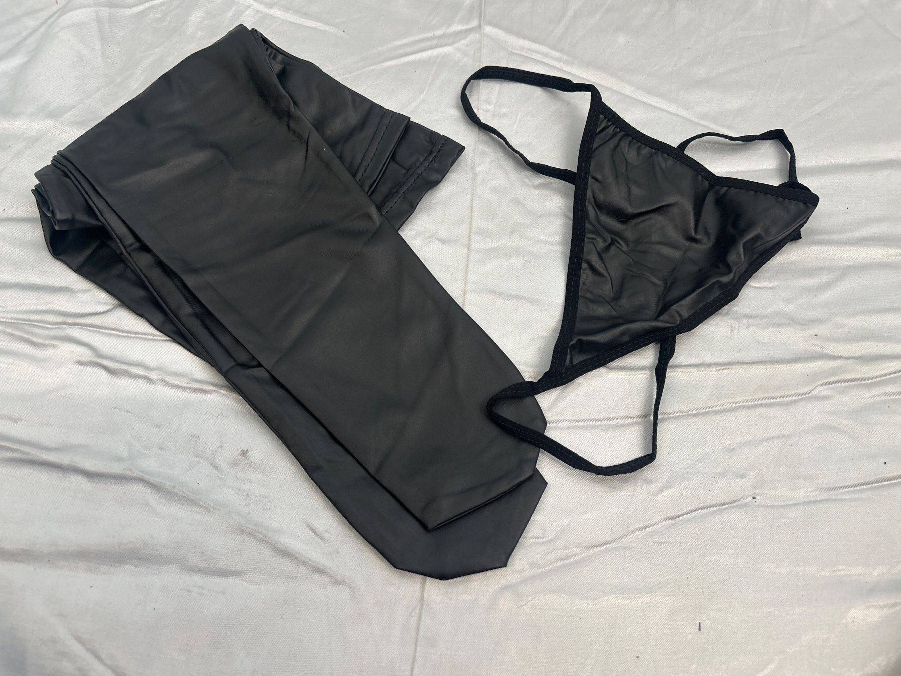 Altra biancheria intima: Strapse und Unterhose in Lederoptik schwarz one size Neu – Nuovo e nell'imballaggio originale da Regensdorf venduto da Spyke55 2