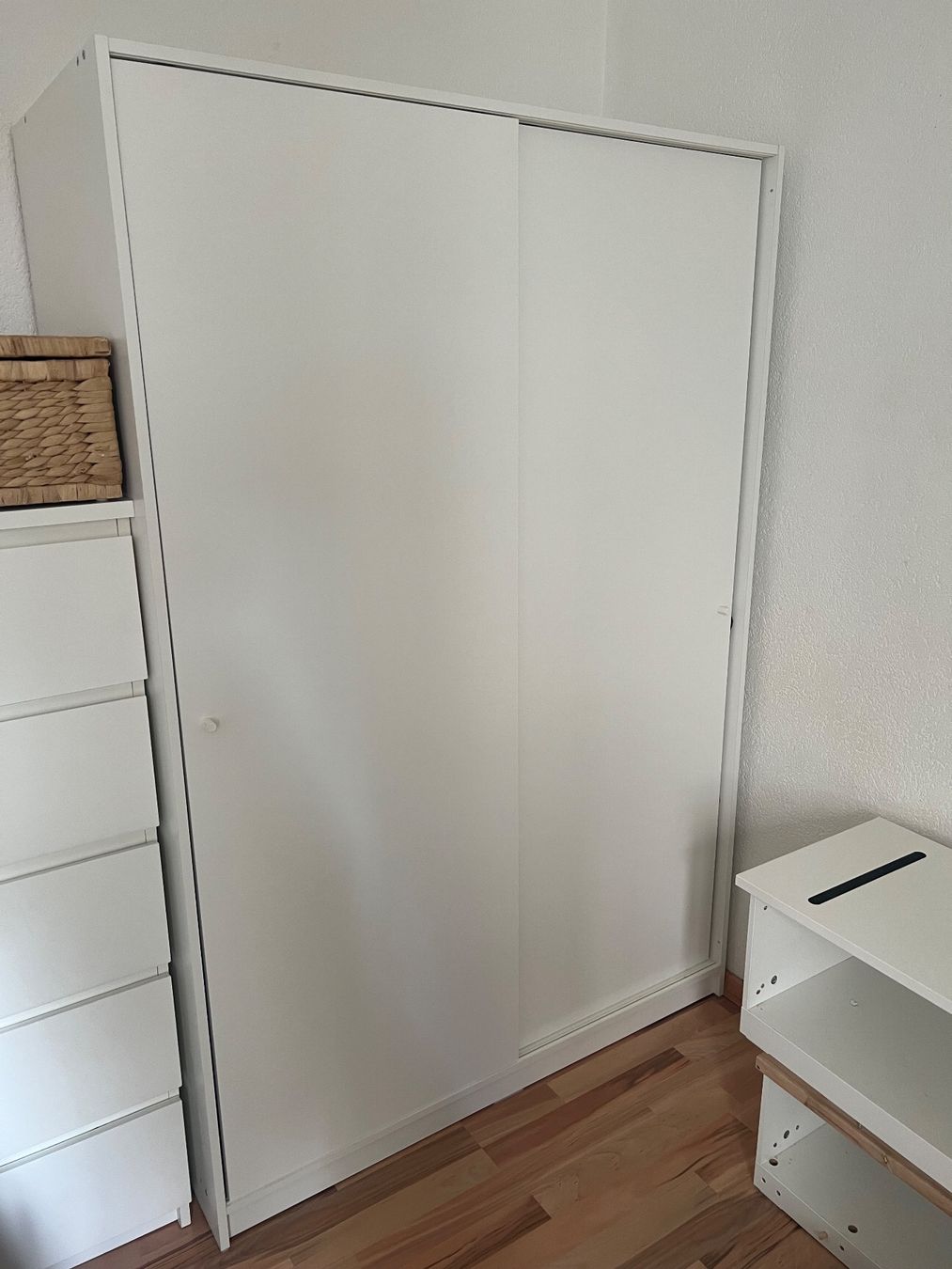 Ikea Armadi: Armoire IKEA KLEPPSTAD – Usato da Fribourg venduto da sel_h59l
