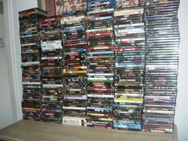 Ca. 345 DVD's. Meist Horror, Krieg, Science Fiction, Action
