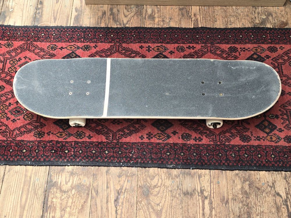 Rellik Skateboard Easy Series Red 8,125 – Prêt à Rider !