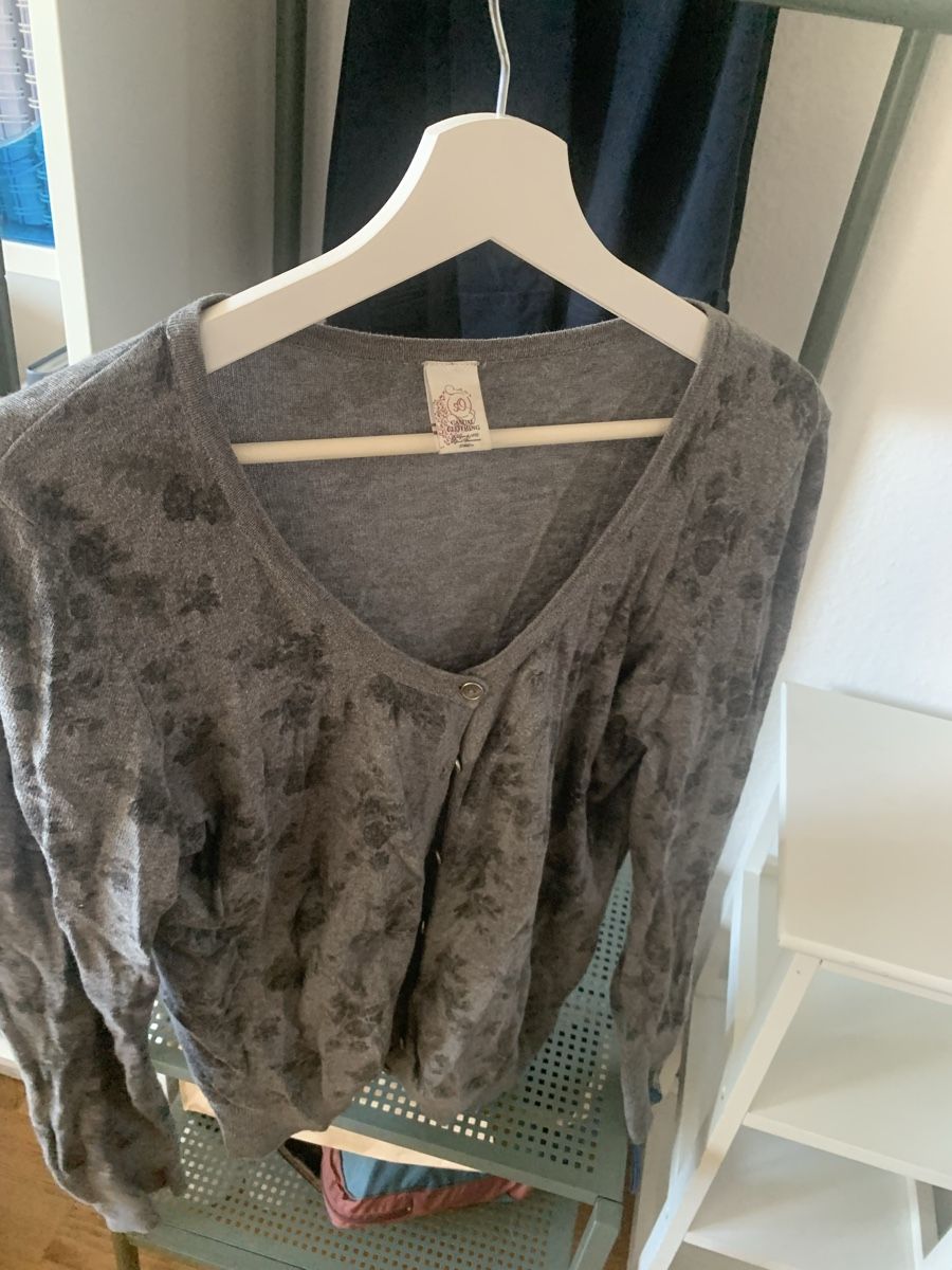 S.Oliver Jacken: S. Oliver Strickjacke, Grau, Grösse 40 – Gebraucht aus Basel von ari_xy65