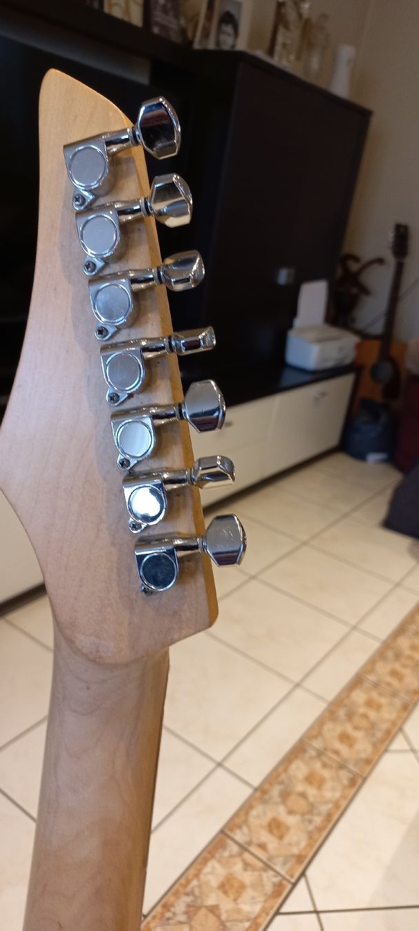 Strumenti musicali: 7 Seitige E Gitarre – Usato da Schaffhausen venduto da raj_f5dm 3