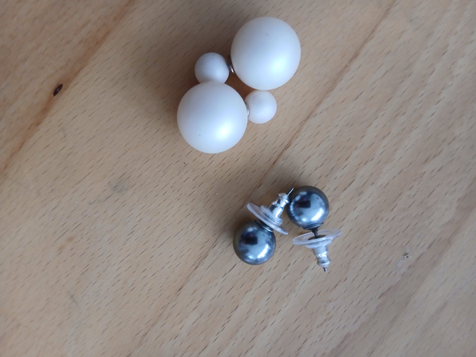 Ohrringe & -stecker: 2mal ohringe – Gebraucht aus St. Gallen von afr_gc59