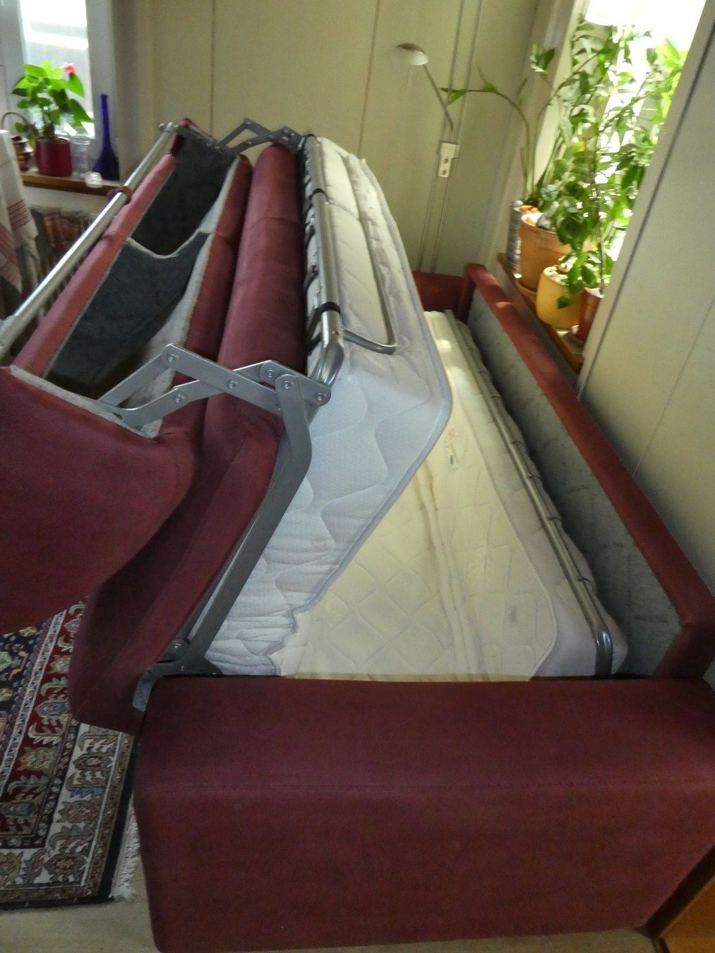 Sofas: Schlafsofa Sitzfläche 180 cm mit Matratze – D'occasion à Siebnen par Ra-la-ra-ol 2