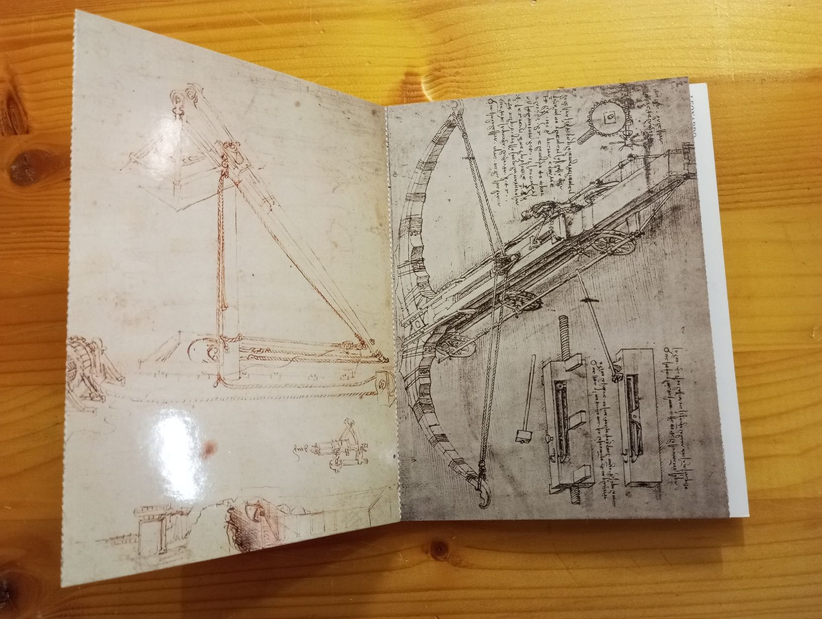 Cartoline postali: Cartes postales "Macchine" de Léonardo  – Usato da Fribourg venduto da BOOK_IN 1