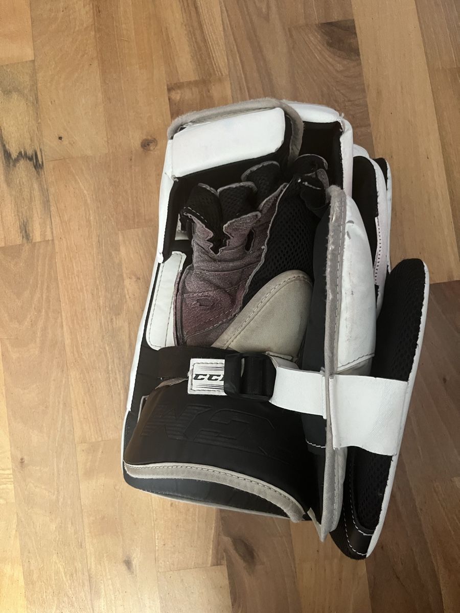 Ccm Protezioni & Imbottiture: CCM EFLEX 5.5 blocker  – Usato da Sierre venduto da Rouvinez-vich 2