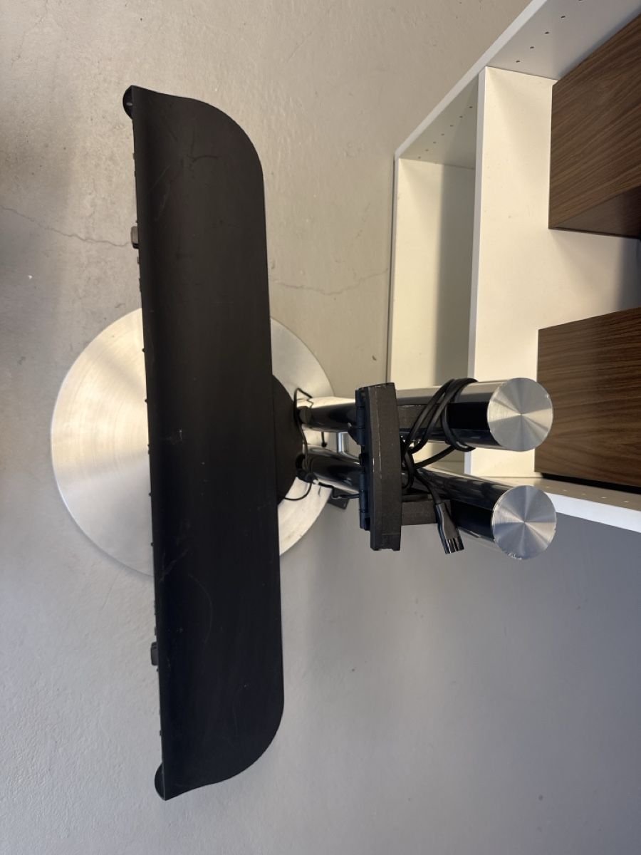 Wandhalterungen: BeoVision 7-32 Standfuss mit Soundbar – Gebraucht aus Basel von Tecniteen 1