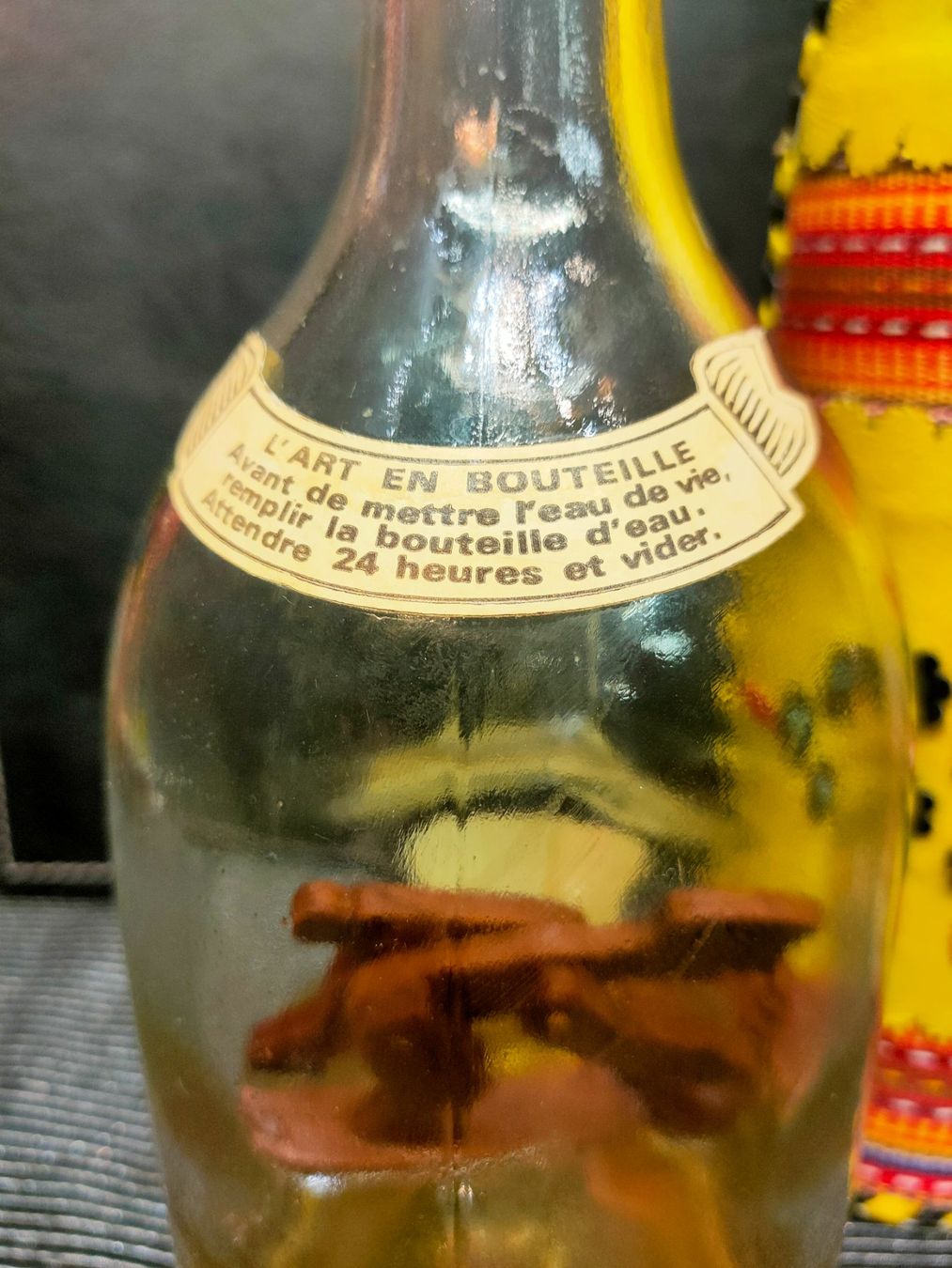 Spirituosen: LOT 4 BOUTEILLES ENTAMÉ ET VIDES – Gebraucht aus Genève von Leboucheoreilles 1