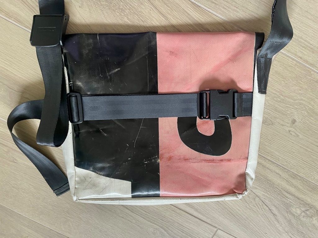 Freitag Taschen: Freitagtasche DRAGNET – Gebraucht aus Basel von oosummerrainoo 1