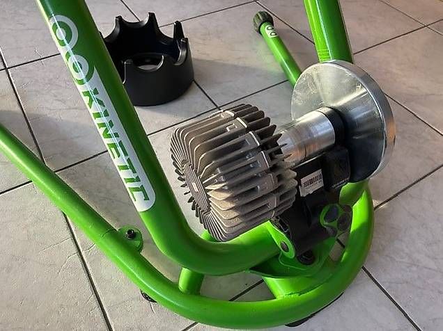 Hometrainer: Kinetic Velotrainingsrolle – Gebraucht aus Henggart von Swif