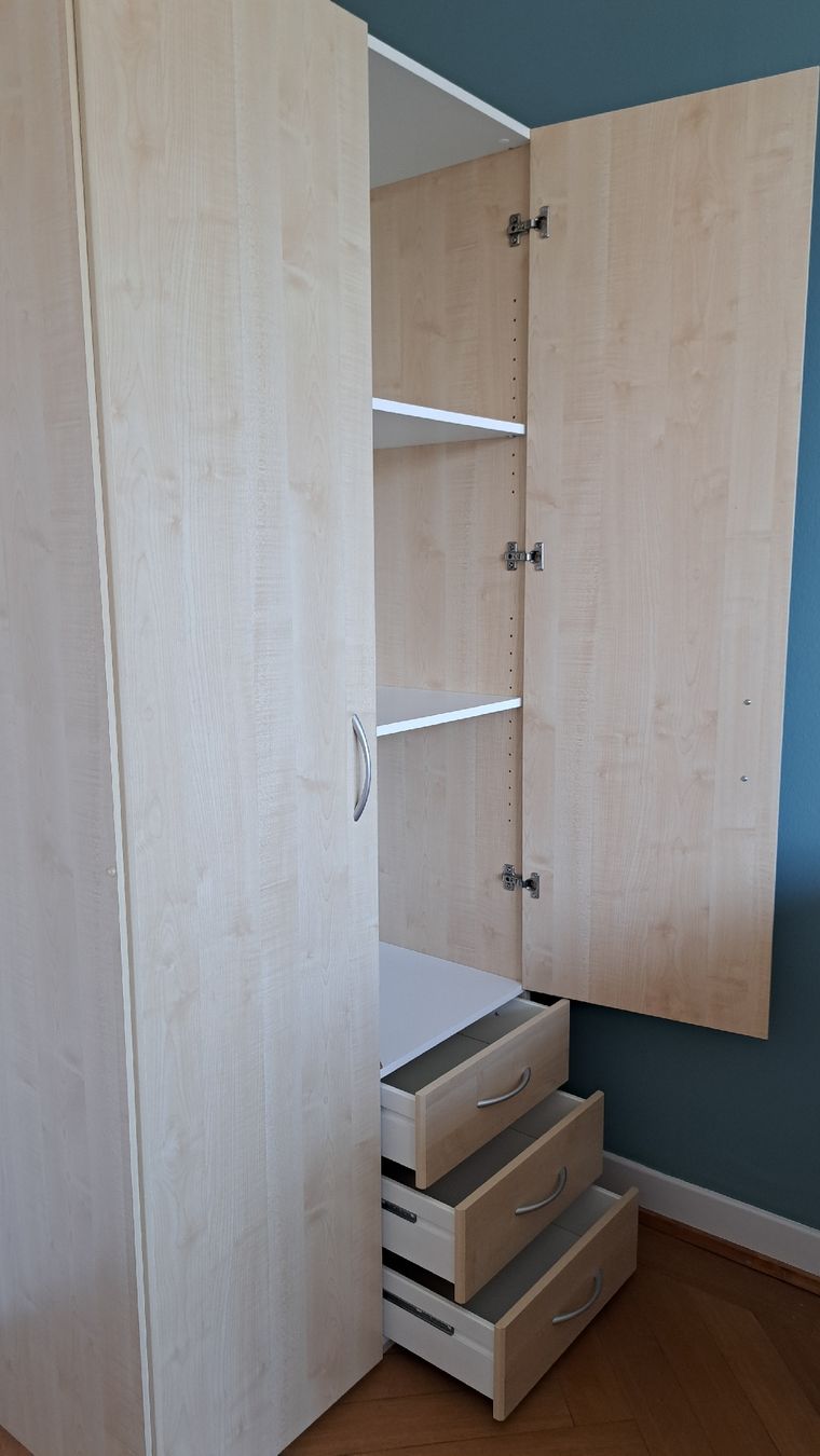 Micasa Armadi: Kleiderschrank (Holz) – Usato da Bern venduto da Jespah 1
