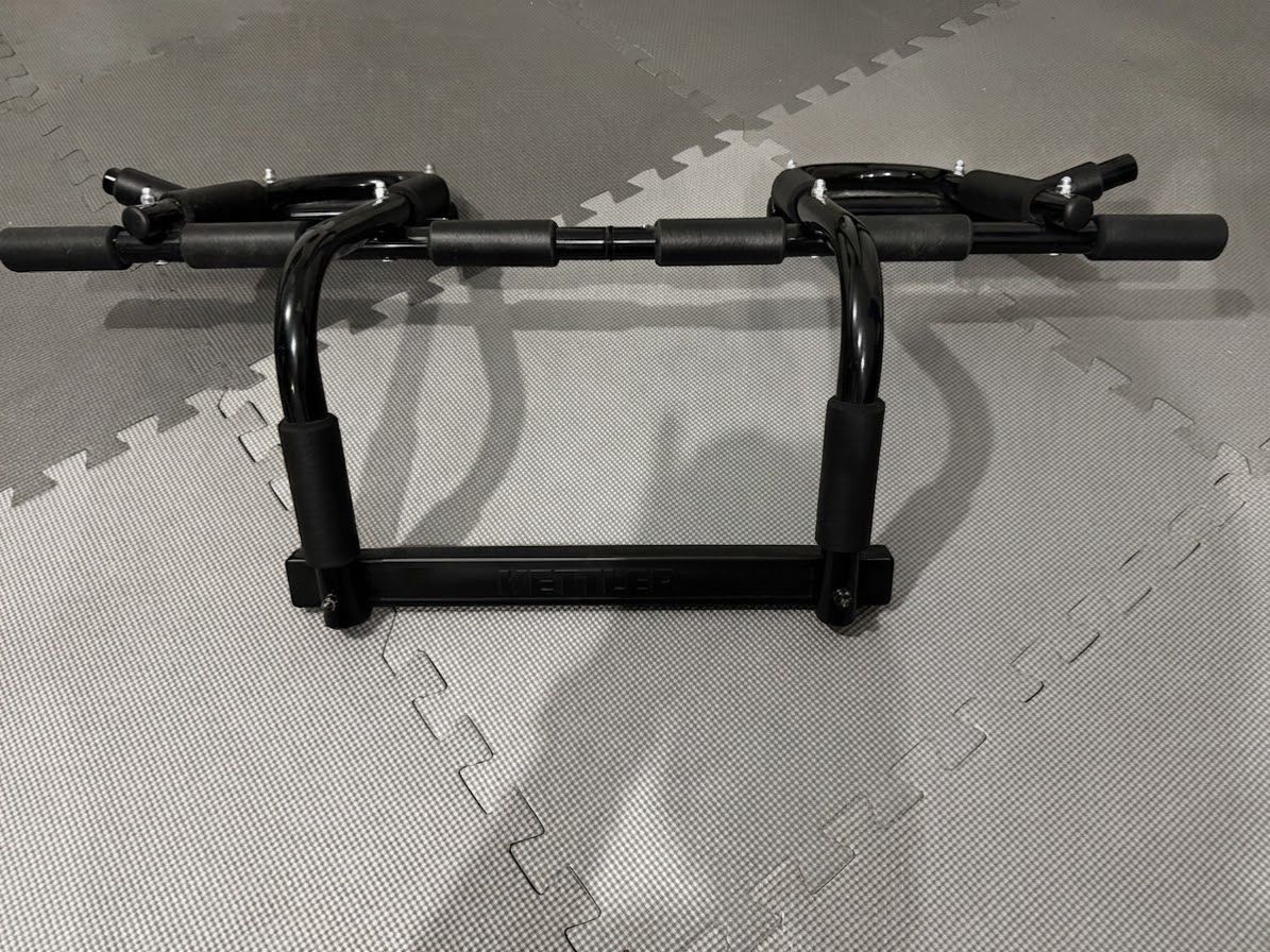 Kettler Vélos d'appartement: BARRE DE TRACTION MULTIFONCTIONS POUR CADRE DE PORTE – D'occasion à Echichens par unideks 1