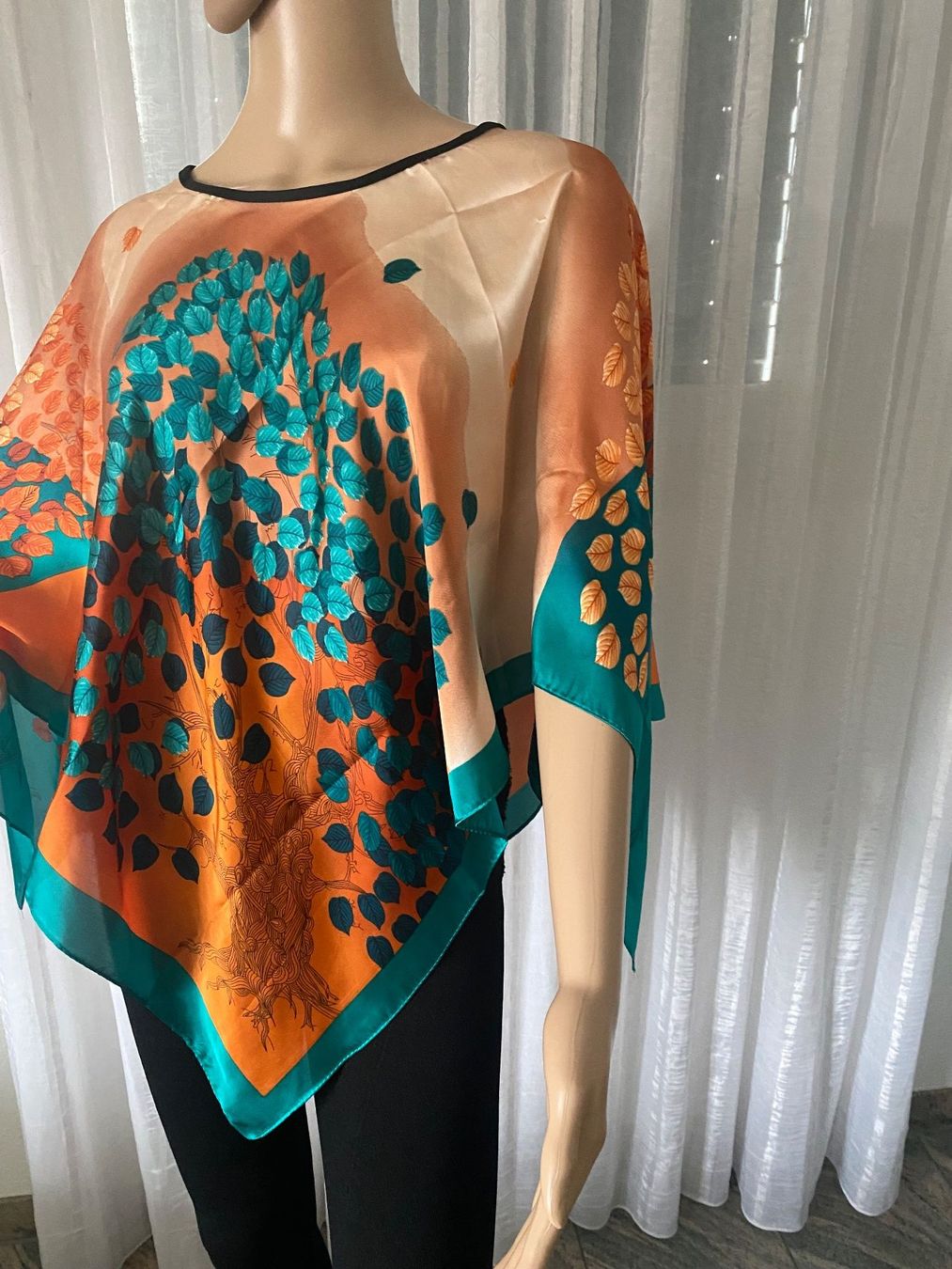 Camicette: edler/stylischer Blusen-Poncho,Silk-Feeling,1 Size – Nuovo e nell'imballaggio originale da Winkel venduto da ferrari2022 3