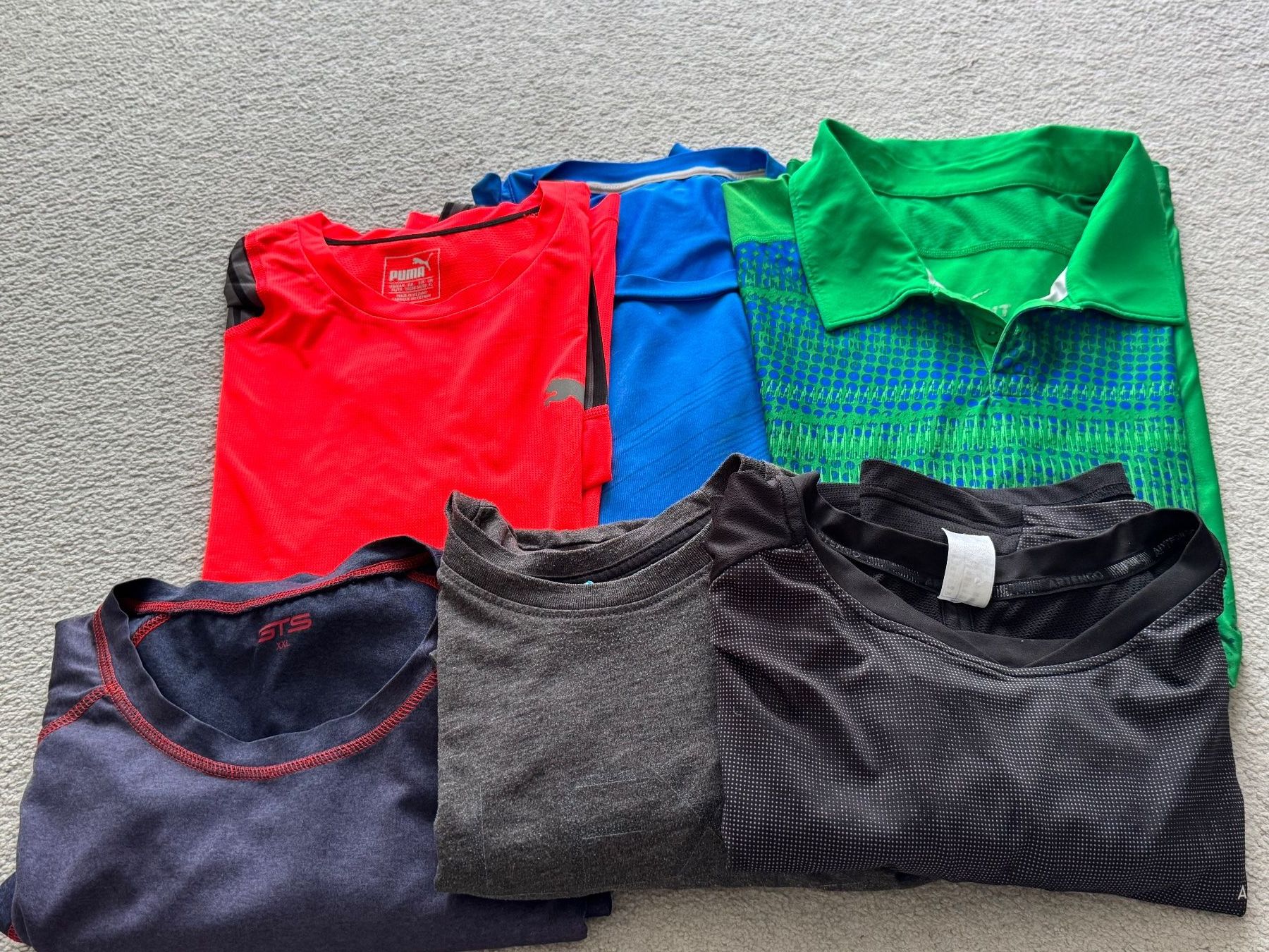 T-shirt: Tennis Shirt – Usato da Au ZH venduto da amr_qc67