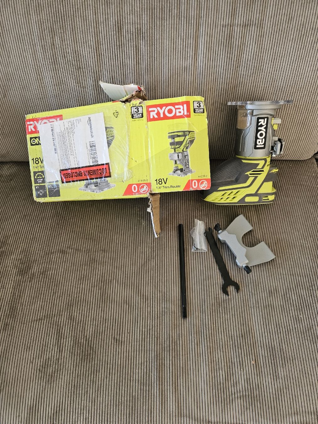 Holzschnitte: Ryobi one 1/4 cordless Trim Router – Gebraucht aus La Tour-de-Peilz von