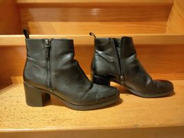 Damen Stiefeletten schwarz mit beidseitigem Reissverschluss 