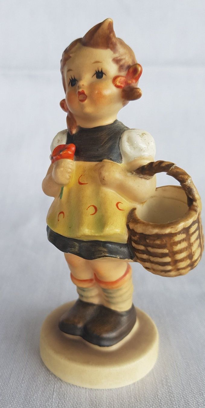 Hummel Figuren: Original Hummelfigur 1963 Sammlerstück – Gebraucht aus Horw von Kunstreich7 5