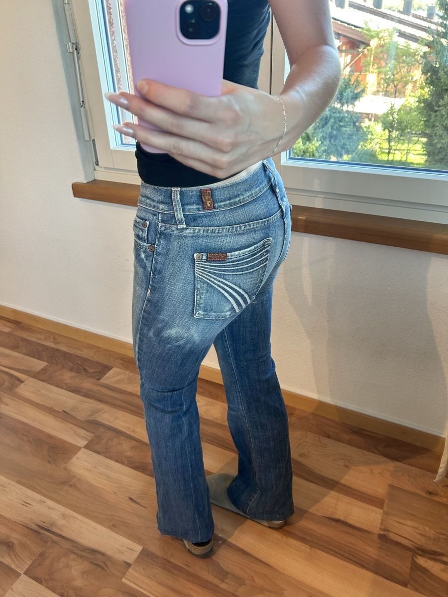 Jeans: super cute y2k jeans with design on backpockets   – Gebraucht aus Dietlikon von leaaasells 1