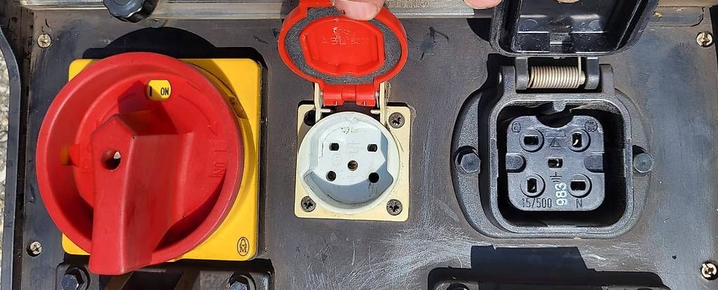 GIFAS Electrotechnique: Distributeur électrique triphasé 400V 63A – D'occasion à Froideville par philmoser 4