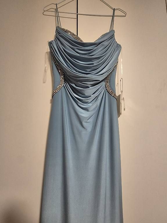 Kleider: Abendkleid Damen – Neu (gemäss Beschreibung) aus Hochdorf von Isa.9944 1