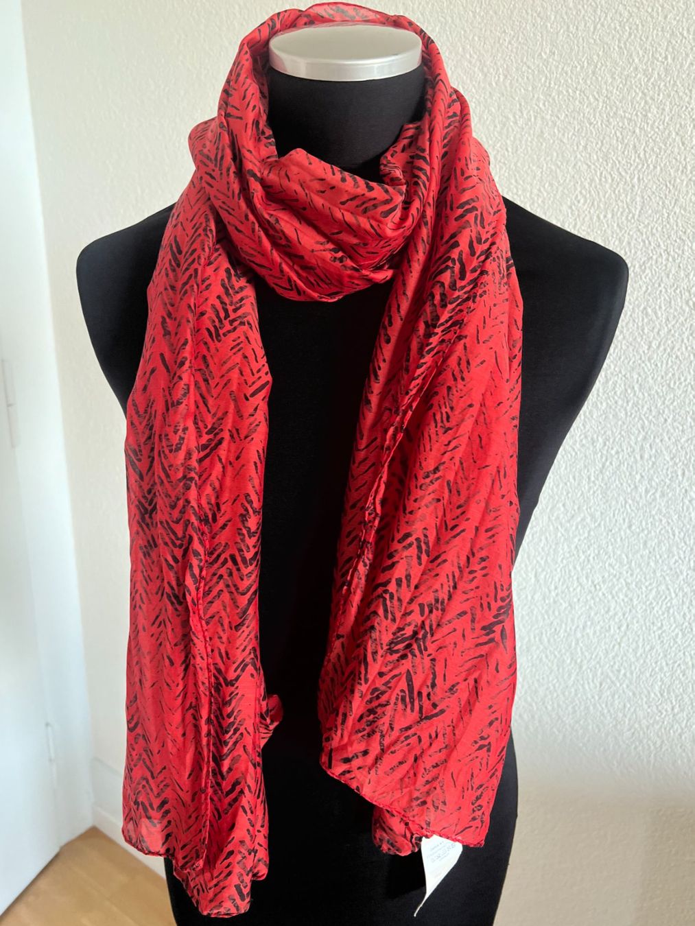 Colora Foulards, Tücher & Schals: Colora Schal, 27% Seide, Rot/Schwarz, NEU – Neu und originalverpackt aus Worb von farben20zauber 1