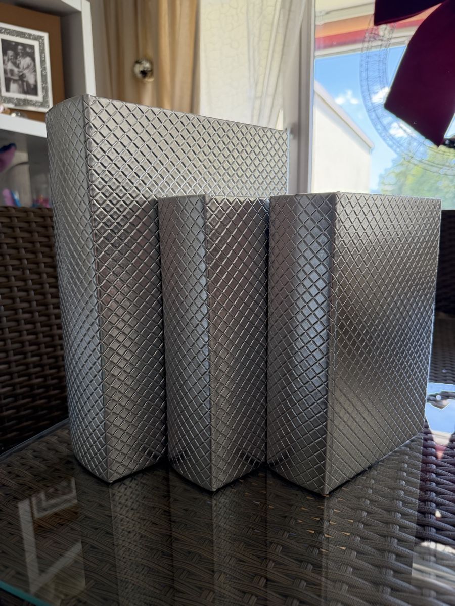 Contenitori & Simili: Bücherboxen 3Stück silber  – Nuovo (secondo la descrizione) da Emmenbrücke venduto da Dior09