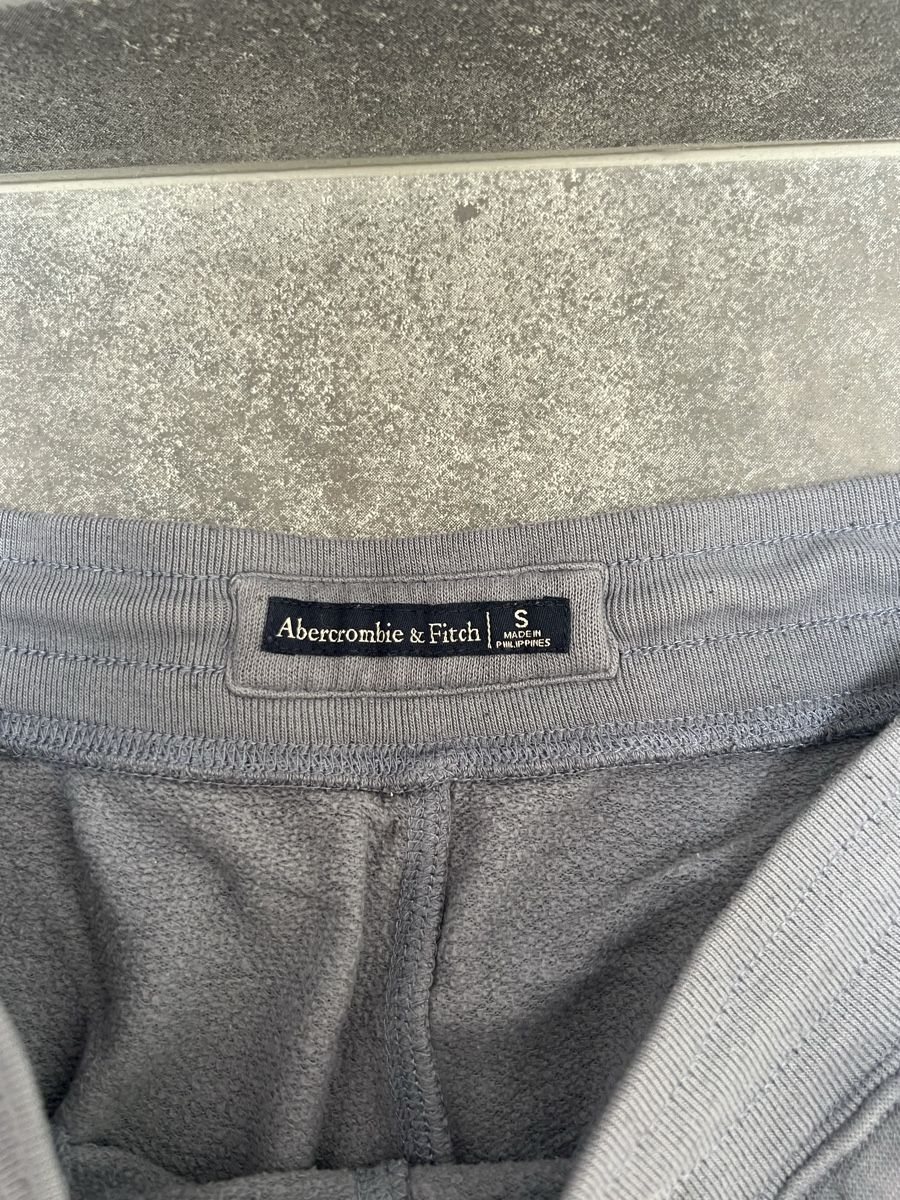 Abercrombie Pantaloni: Abercrombie & Fitch Trainerhose Grösse S – Usato da Wettswil venduto da alstel24 2