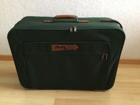 Stabiler Pack Easy Koffer aus Stoff mit Rädchen