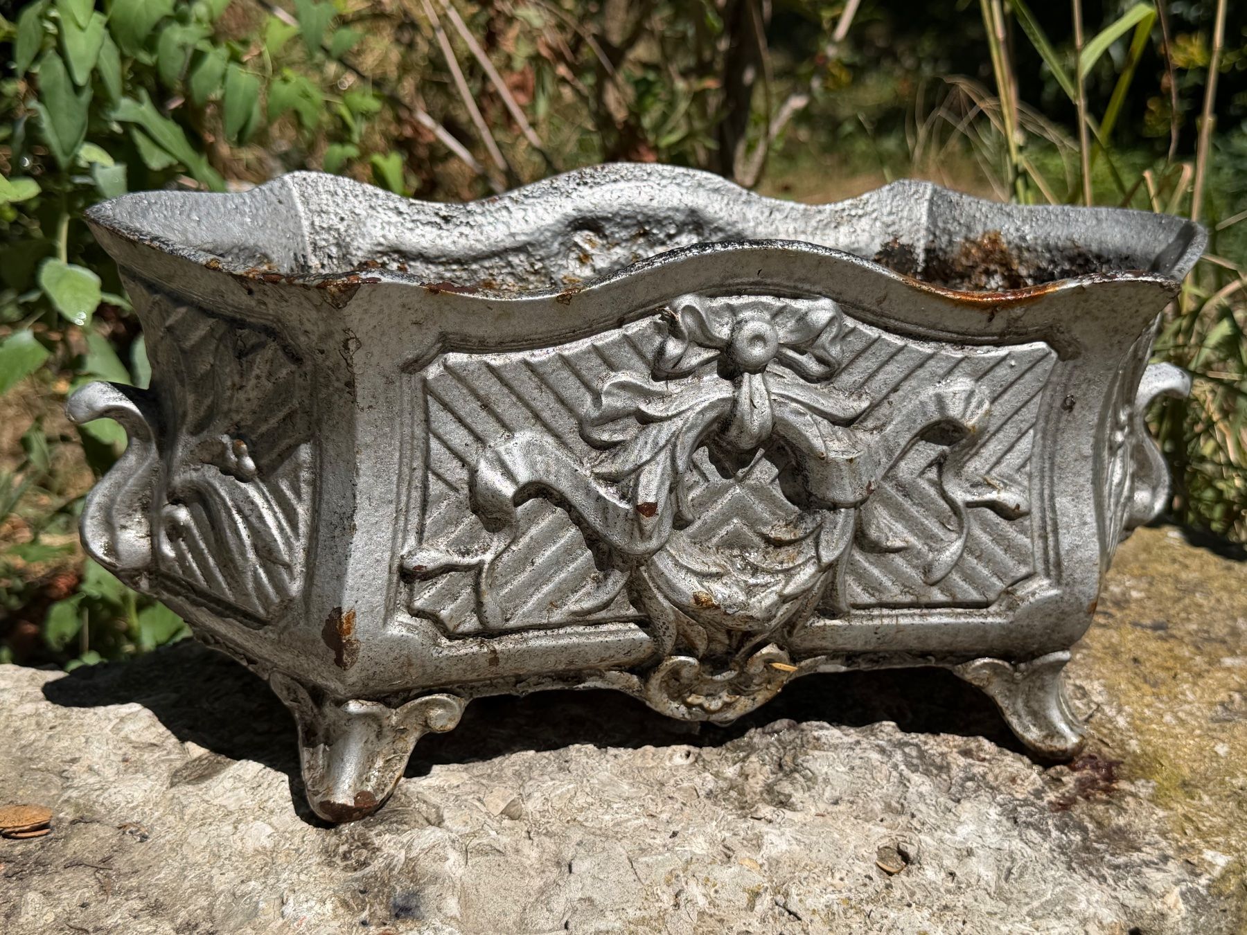 Vasi per fiori: Jardinière fonte – Usato da Estavayer-le-Lac venduto da broc_estavayer