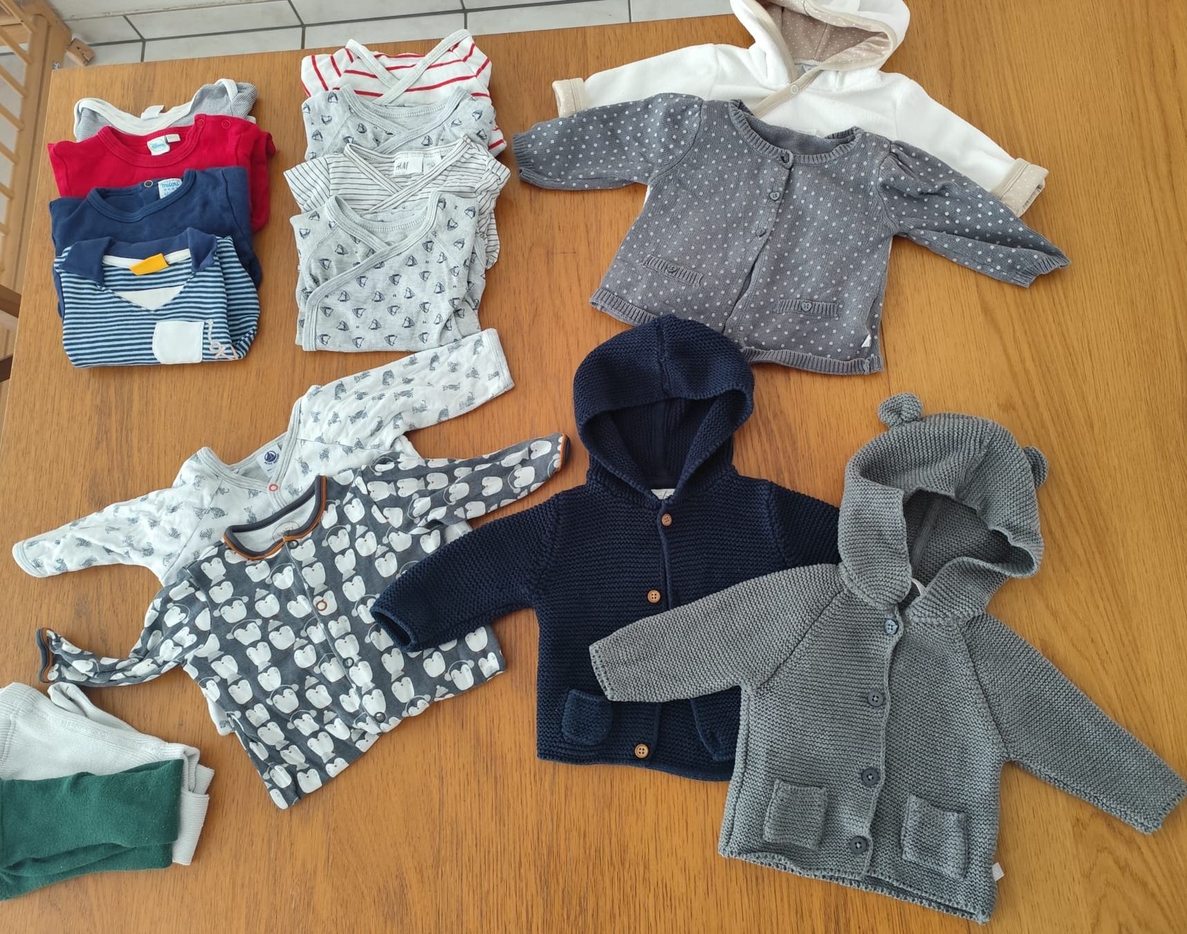 Lotti & Set di vestiti: kleiderpaket Grösse 62 – Usato da Liestal venduto da lat_s5fs