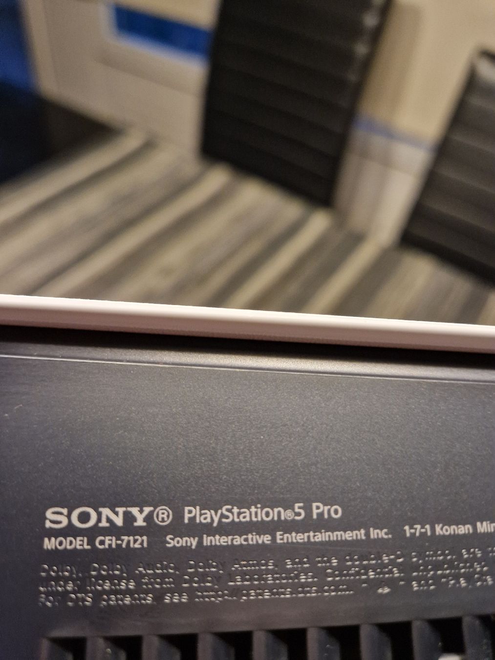 Sony Console: PS5 Pro 2TB Konsole mit 2 Controllern ab 600 CHF. – Nuovo (secondo la descrizione) da St. Margrethen SG venduto da sim_5j2f 1