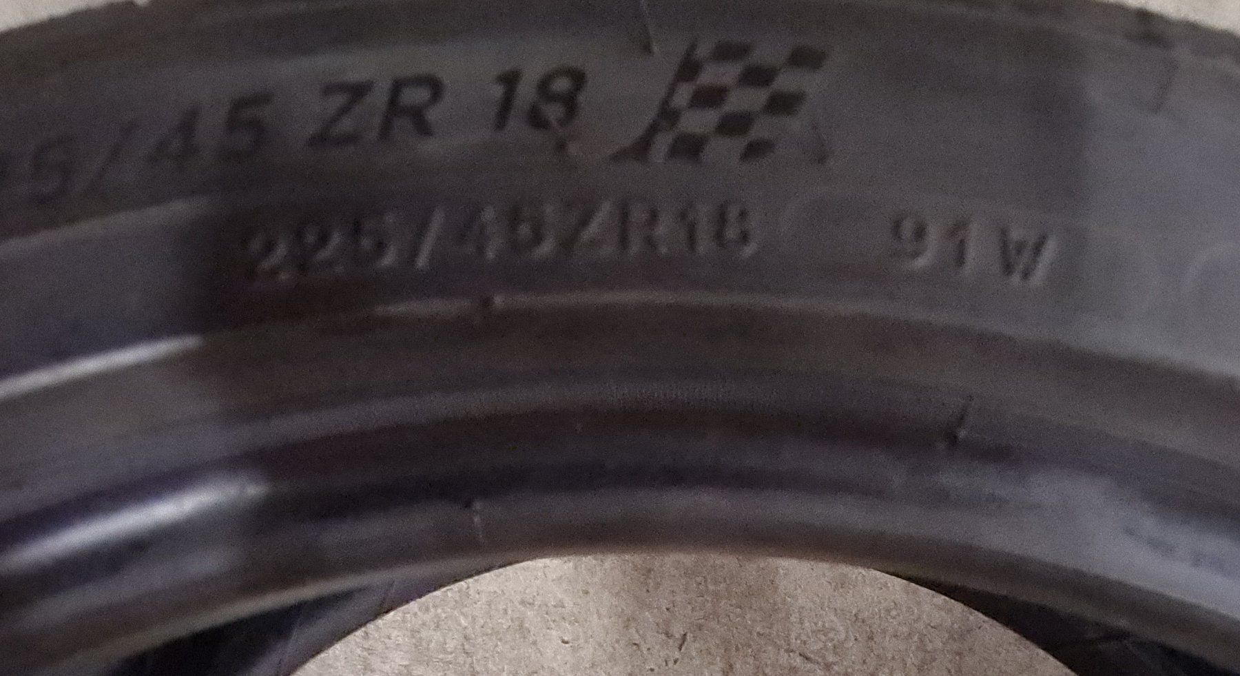 Michelin Pneus & Kompletträder: Vier Sommerreifen 225/45R18 – Gebraucht aus Uetendorf von ATA-Deals 7