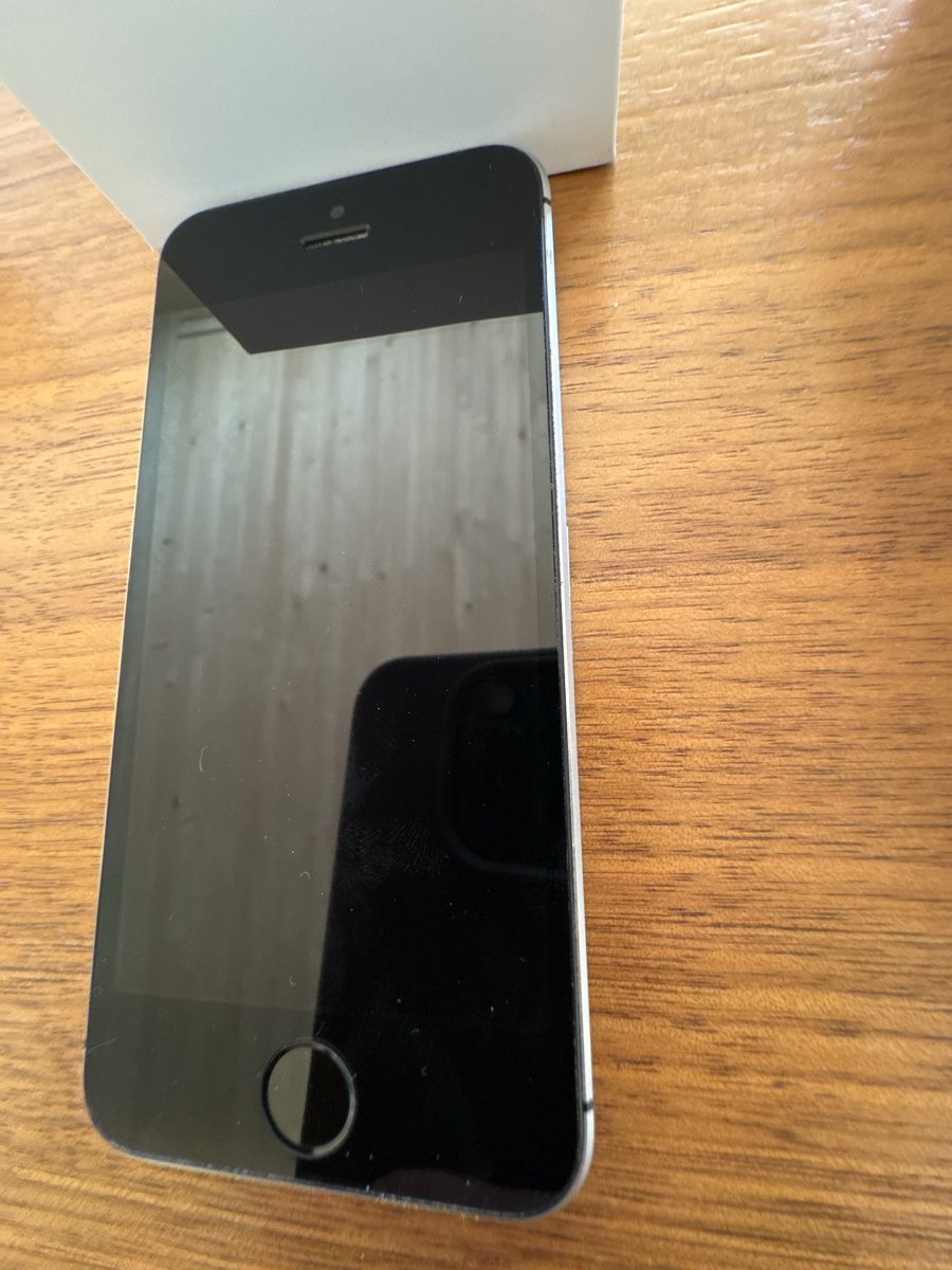 Apple Telefoni cellulari / Smartphones: IPhone 3 E 1.GEN 32 GB, Space Gray – Usato da Felsberg venduto da kat_v2cm 2