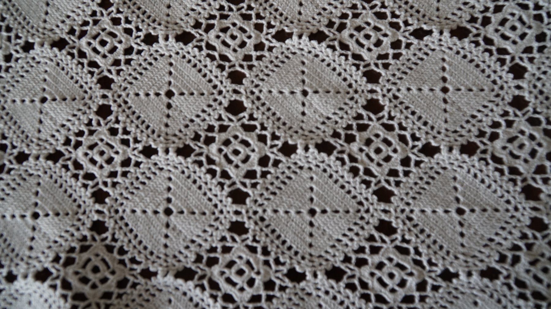 Altra biancheria da tavola: Deckeli Handarbeit 70x30cm – Usato da Bern venduto da Antikbatik 2
