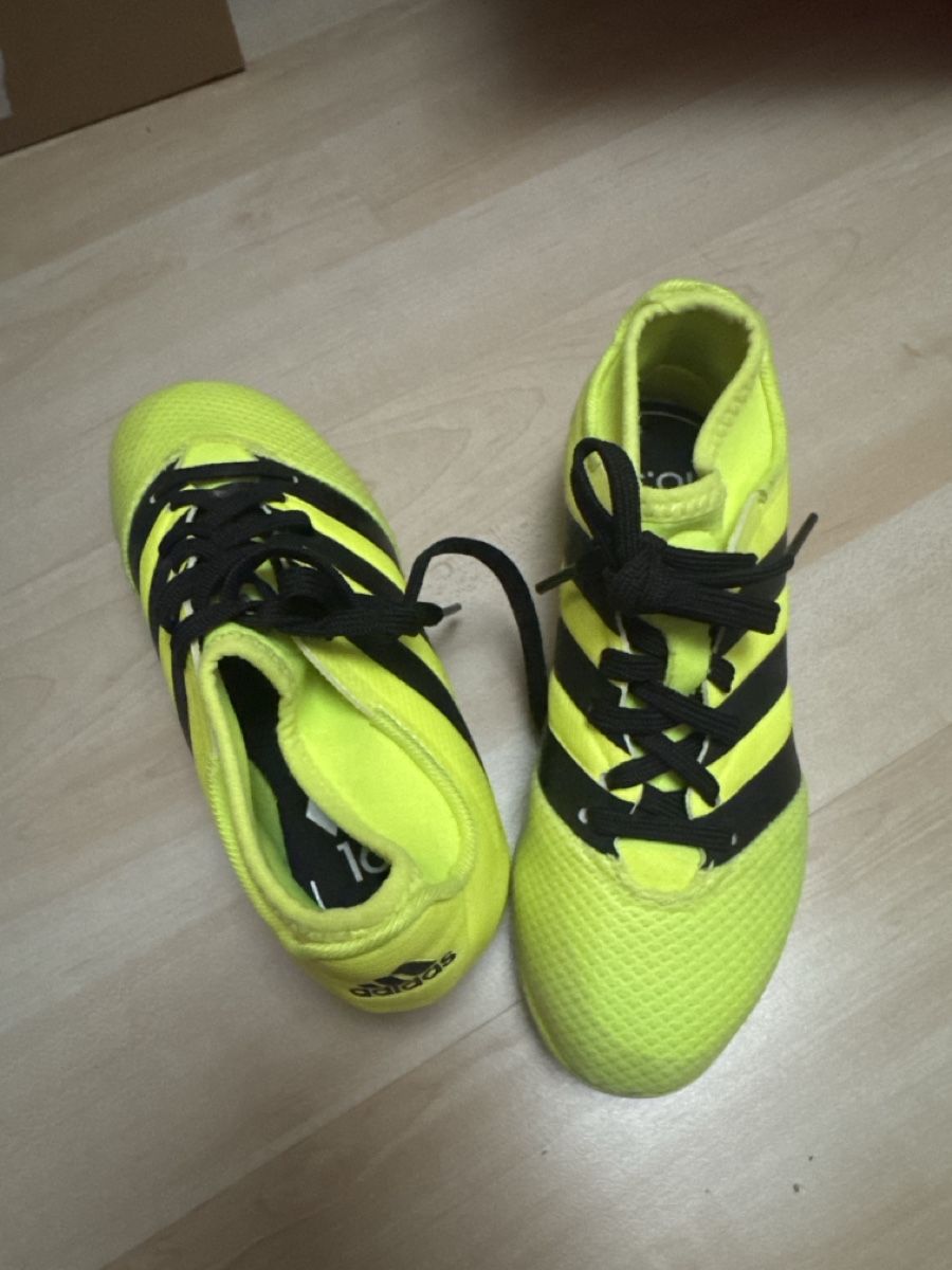 Adidas Scarpe da uomo: Kickschuhe Adidas Grösse 31 – Usato da Arnegg venduto da bulubulu