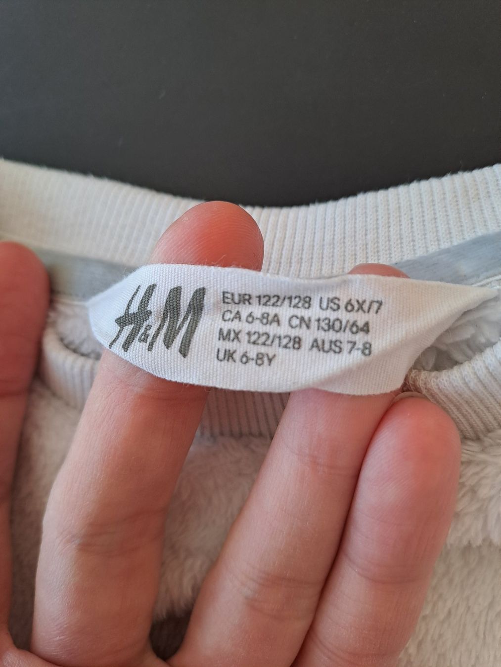 H&M Maglioni & Felpe: H&M Einhornpullover mit Pailletten 122/128 gebraucht – Usato da Glashütten venduto da Schwebefisch 2