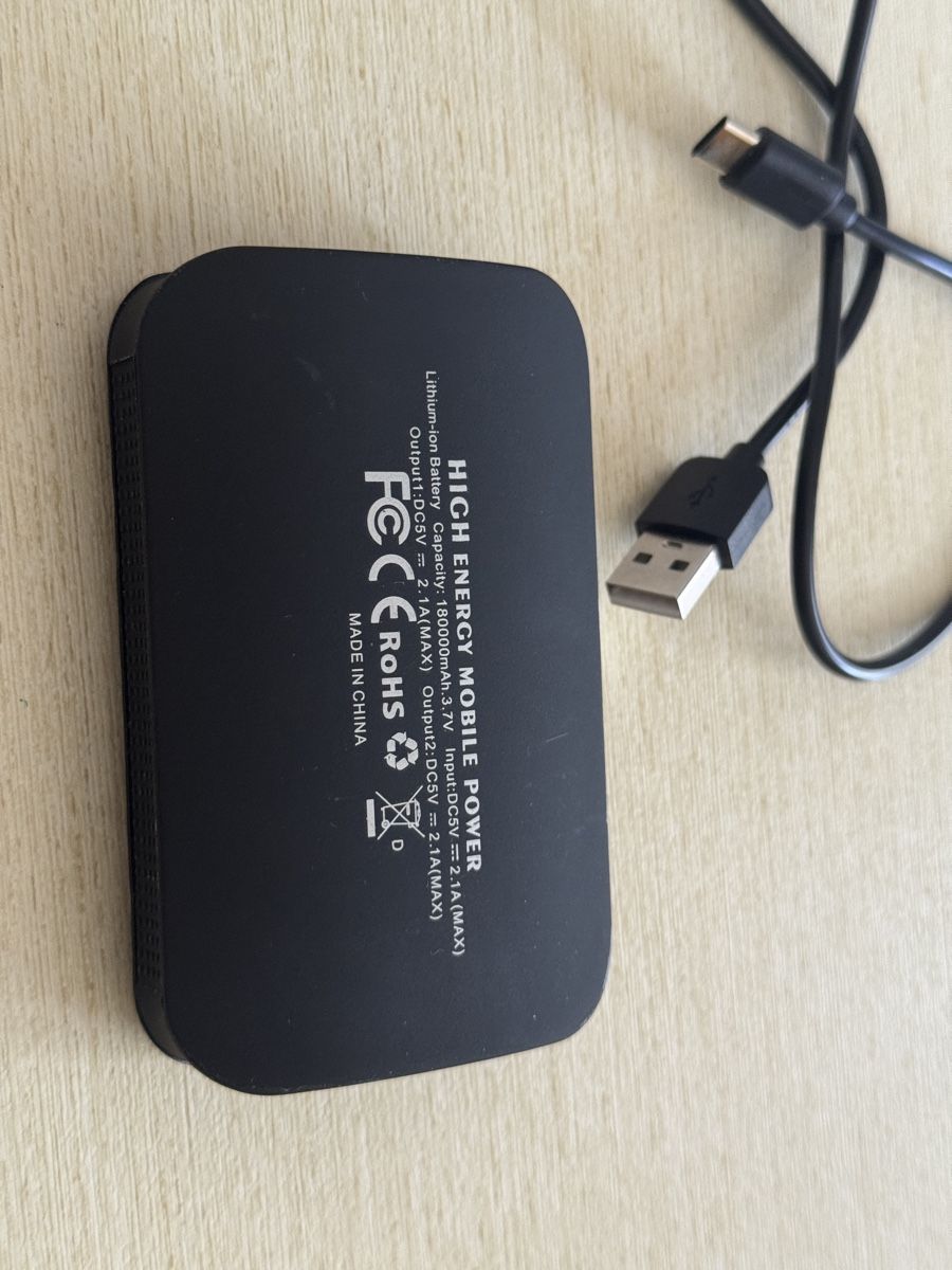 Ladegeräte: Power Bank Black with Cable Used – Gebraucht aus Bern von pablito01 2