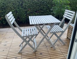 Gartentisch mit 2 Stühlen Holz weiss Klappbar gebrauchter...
