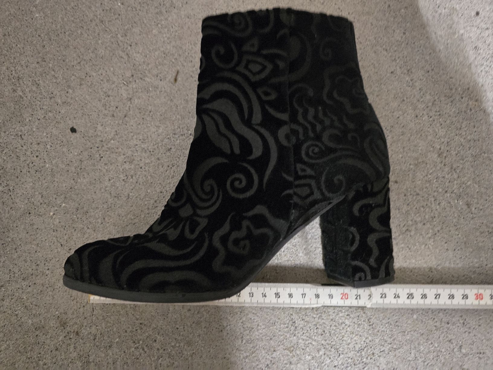 Damenschuhe: Schwarze Stiefeletten Gr. 38 mit Muster Blockabsatz – Gebraucht aus Laufenburg von may_r2st 2
