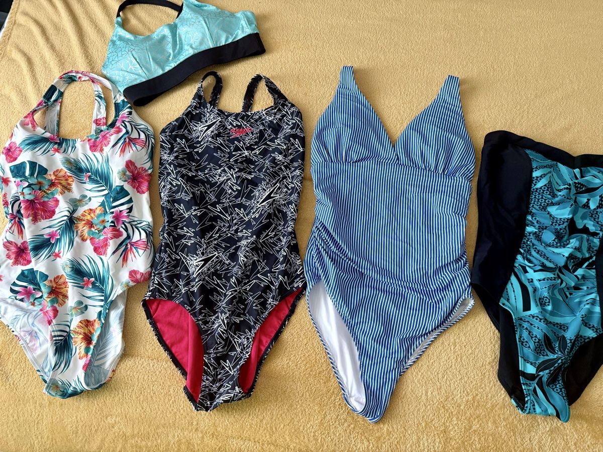 Maillots de bain & Bikinis: Badeanzüge 38-40Gr – D'occasion à Winkel par Olirickli05