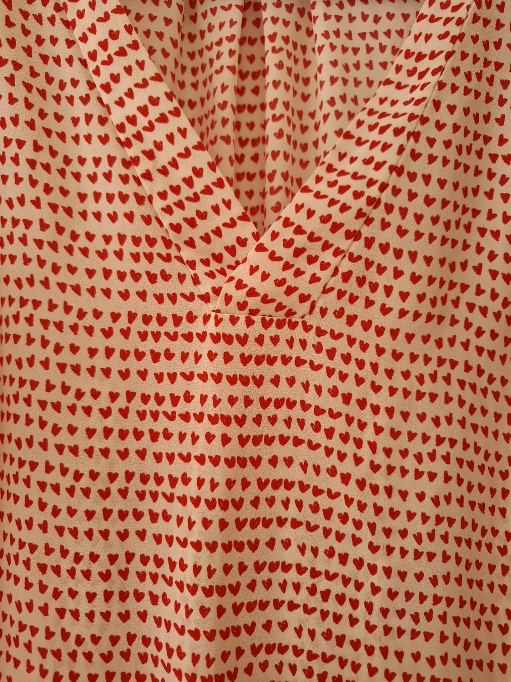 H&M T-Shirts: Shirt mit Herzen Gr. 38 H&M – Gebraucht aus Bern von Runner007 1