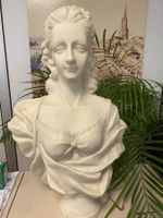 Frauenbüste (Jugendstil) aus Kunststoff !