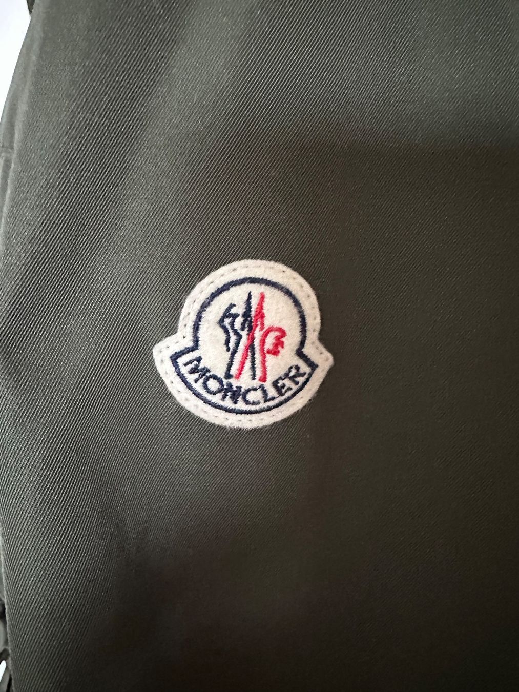 Moncler Jacken: Wunderschöne Moncler Jacke in kaki – Gebraucht aus Niederteufen von nana65 3
