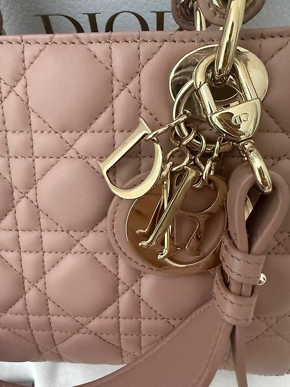 Dior Borse da donna: Small Lady Dior Bag – Usato da Schaffhausen venduto da aur_s787 1